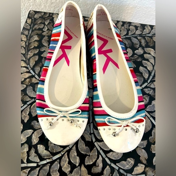 Patent Leather Cap Toe Bow Ballet Flats Anne Klein Sport 6.5 comfort flat - Picture 1 of 7